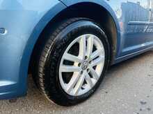 Volkswagen Touran TDI SE - U988