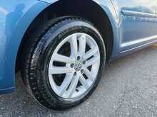 Volkswagen Touran TDI SE - U988