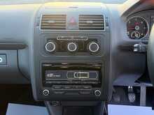 Volkswagen Touran TDI SE - U988