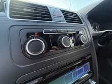 Volkswagen Touran TDI SE - U988