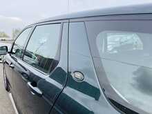 Land Rover Discovery Sport TD4 SE - U999