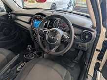 MINI Hatch Cooper - U8895