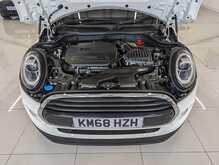 MINI Hatch Cooper - U8895