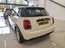 MINI Hatch Cooper - U8895
