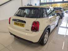 MINI Hatch Cooper - U8895