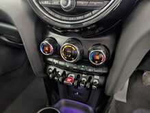 MINI Hatch Cooper S - U8899