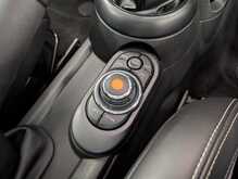 MINI Hatch Cooper S - U8899