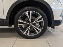 Nissan Qashqai DIG-T N-Connecta - U8900