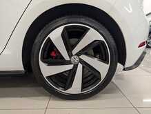 Volkswagen Golf TSI GTI Performance - U8933