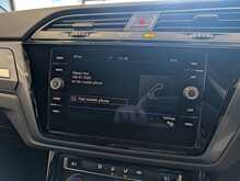 Volkswagen Touran TDI R-Line - U8971