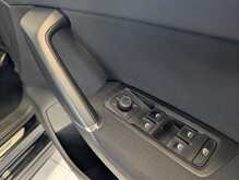 Volkswagen Touran TDI R-Line - U8971