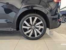 Volkswagen Touran TDI R-Line - U8971