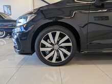 Volkswagen Touran TDI R-Line - U8971