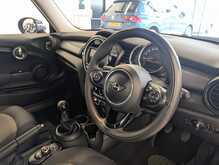 MINI Hatch Cooper - U8975