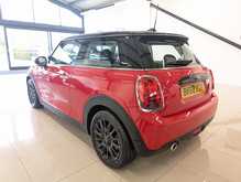MINI Hatch Cooper - U8975