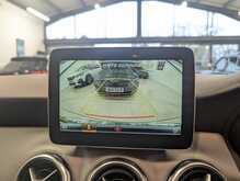 Mercedes-Benz GLA GLA180 Urban Edition - U9002