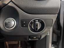 Mercedes-Benz GLA GLA180 Urban Edition - U9002