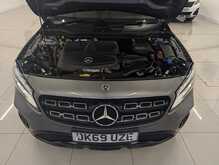 Mercedes-Benz GLA GLA180 Urban Edition - U9002