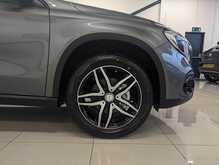 Mercedes-Benz GLA GLA180 Urban Edition - U9002