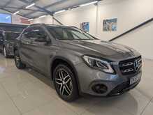 Mercedes-Benz GLA GLA180 Urban Edition - U9002