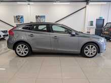 Volvo V40 T3 Inscription - U9004