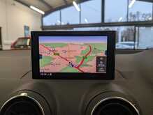 Audi Q2 TFSI CoD Black Edition - U9005