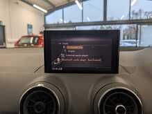 Audi Q2 TFSI CoD Black Edition - U9005