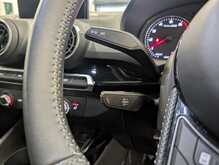 Audi Q2 TFSI CoD Black Edition - U9005