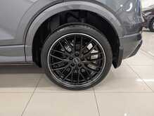 Audi Q2 TFSI CoD Black Edition - U9005