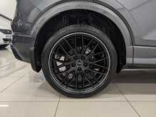 Audi Q2 TFSI CoD Black Edition - U9005