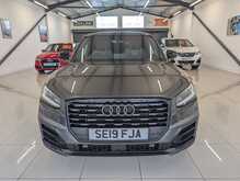 Audi Q2 TFSI CoD Black Edition - U9005