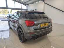 Audi Q2 TFSI CoD Black Edition - U9005