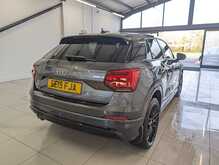 Audi Q2 TFSI CoD Black Edition - U9005