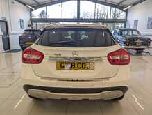 Mercedes-Benz GLA GLA200 SE - U9009