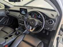 Mercedes-Benz GLA GLA200 SE - U9009