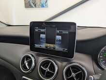 Mercedes-Benz GLA GLA200 SE - U9009