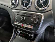 Mercedes-Benz GLA GLA200 SE - U9009