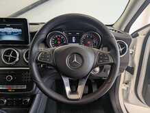 Mercedes-Benz GLA GLA200 SE - U9009
