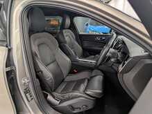 Volvo V60 T5 R-Design Pro - U9012