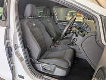 Volkswagen Golf TSI R - U9022