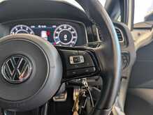 Volkswagen Golf TSI R - U9022