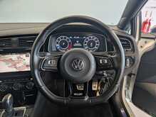 Volkswagen Golf TSI R - U9022