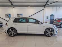 Volkswagen Golf TSI R - U9022