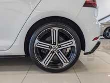 Volkswagen Golf TSI R - U9022