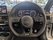Audi A4 Avant TDI Black Edition - U9026