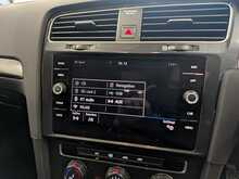 Volkswagen Golf TDI SE Nav - U9043