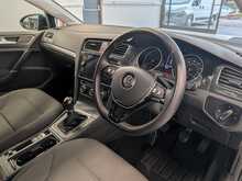 Volkswagen Golf TDI SE Nav - U9043