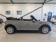 MINI Convertible Cooper - U9059