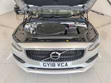 Volvo V90 D4 Momentum - U9063