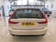 Volvo V90 D4 Momentum - U9063